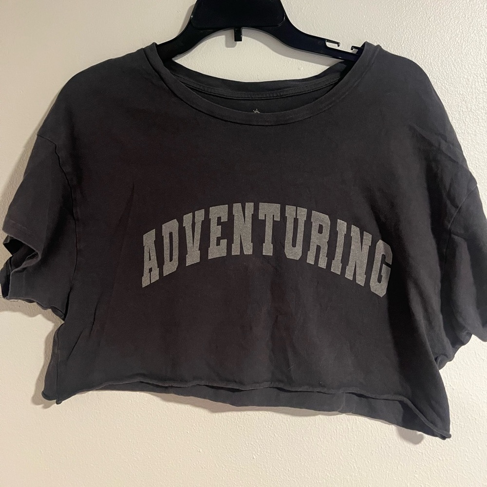 Off-line arie cropped shirt